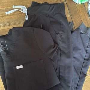 Figs Black Catarina + Zamora Set